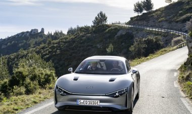 Mercedes-Benz won’t follow Tesla into the robotaxi game